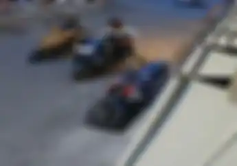 Yamaha NMAX di Depan Toko Kosmetik di Surabaya Pindah Tangan, Kamera CCTV Jadi Saksi