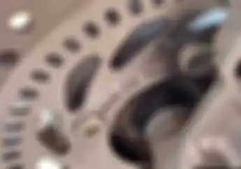 Banyak yang Bingung Kode Rahasia di Piringan Cakram Motor, Cek Faktanya