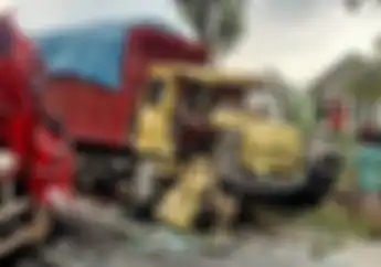 Nyawa Pengendara Honda Supra X Lepas Usai Truk Pertamina Adu Muka Lawan Truk Fuso