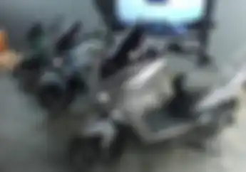 Pakai Motor Listrik Vs Motor Bensin, Per Tahun Bisa Hemat Jutaan Rupiah