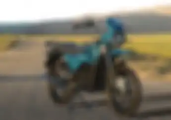 Tenaganya Setara Motor 125cc, Motor Listrik Zeno Emara 2025 Dijual Murah