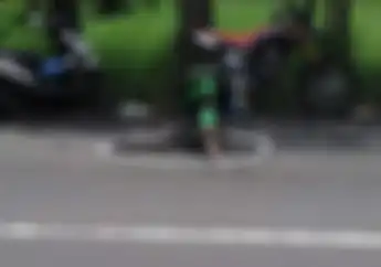 Musim Hujan Aspal Sering Hancur, Ini Bagian Motor yang Mudah Rusak
