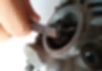 Kalau Enggak Mau Motor Loyo, Hindari Hal Ini Saat Setel Celah Klep