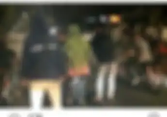 Langka, Bukannya Marah Cewek Ini Malah Girang Suaminya Ikut Balap Liar