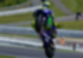 Ternyata Valentino Rossi Sudah Pakai Rem Jempol Sebelum Patah Tulang