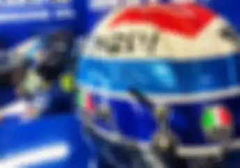 Keren! Setelah Dani Pedrosa, Andrea Iannone Juga Pamer Helm Baru