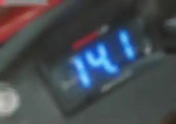 Takut Aki Motor Tekor? Pasangin Aja Voltmeter Di Motor Loe Bro..