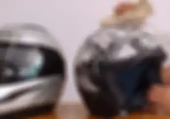 Bahaya, Musim Hujan Bisa Bikin Helm Jadi Sumber Penyakit Kulit Kepala!