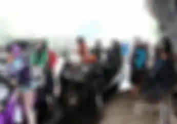 Bikers Persiapkan Jas Hujan Loe, Kalo Enggak Mau Ketilang. Kenapa?