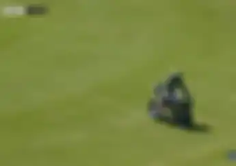 Video Detik-detik Remy Gardner 'Asyik' Balapan di Rumput Moto2 Australia