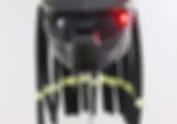 Helm Ini Bisa Buat Loe Jadi Predator Sunggguhan, Sadis Bro..