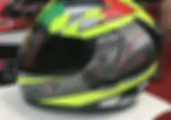 Musim Hujan Bikin Helm Bau Apek? Ikuti Langkah Berikut, Bau Langsung Hilang