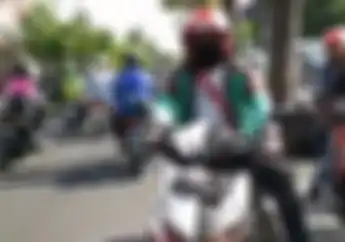 Berbahaya! Video Seorang Bapak Memarahi Pengendara Ojek Online Karena Melawan Arus