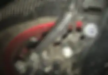 Bisa Enggak Sih Tukar Pakai Slang Rem Motor ABS dengan Non ABS?