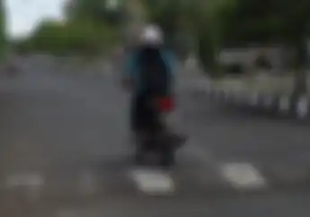Jengkel dengan Banyaknya Polisi Tidur ? Laporkan Saja, Pembuatnya Bisa Dipenjara