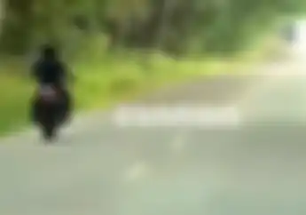 Tertidur Saat Naik Motor, Apa yang Kemudian Terjadi Pada Pengendara Ini?
