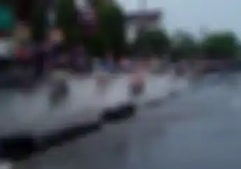 Cuma Ada di Indonesia, Ini Dia Video Balap Road Race Terobos Banjir