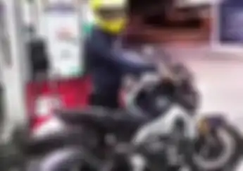 Video Biker Alay! Geber-geber Motor di Dalam SPBU Knalpot Keluar Api, Awas Kebakaran