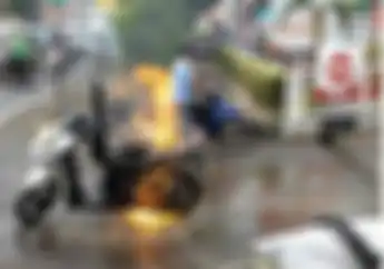 Astaga! Usai Isi Bensin Honda Vario 125 Ini Terbakar Hebat, SPBU Dalam Bahaya 