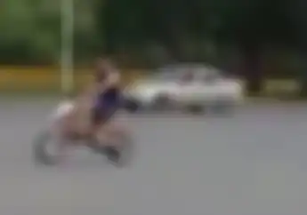 Ngeri! Video Detik-detik Ban Depan Lepas Saat Pamer Aksi Stoppie, Ini Kondisi Motornya