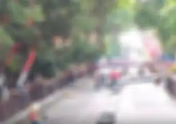 Memalukan! Video Detik-detik Pembalap Road Race Adu Jotos di Sirkuit Usai Bertabrakan