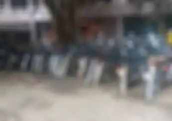 Wow! Ternyata Enggak Hanya di Indonesia, India Juga Potong Knalpot Yang Ketahuan Dibobok