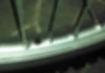 Belum Banyak yang Tahu! Ternyata Ini Dia Fungsi Karet Hitam yang Nempel di Pelek Honda CRF150L