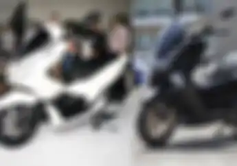 Biaya Kepemilikan MOTOR Plus Award 2019. Adu Irit Yamaha NMAX Vs Honda PCX 150, Mana yang Biaya Bensin Per Harinya Lebih Murah?