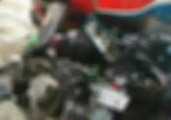 Mengerikan! Video Detik-detik Metromini Hilang Kendali dan Hantam Driver Ojek Online di Kebayoran Lama