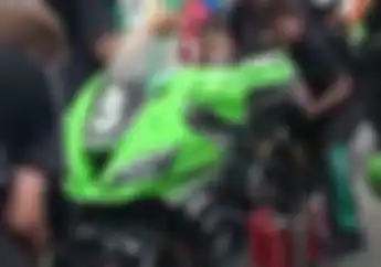 Anjay! Cuma Butuh 9 Detik Buat Ganti Roda Motor di Pitstop