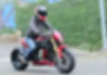 Motor Kawasaki Ini Ditanamkan Rangka Inggris Biar Jadi Minor Fighter