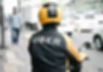 Gara-gara Tulisan di Helm! Driver Ojol Ini Mendadak Jadi Perbincangan, Mulia Sekali...