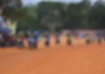 Grasstrack Motocross Open Wahana Tirta Pasir Raya Cup 2018, Starter dan Penonton Membludak