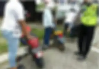 Pakai Plat Nomor Nyeleneh dan Ditilang Polisi, Bikers Honda CB Ini Dibully Netizen