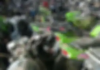 Harta Karun! Puluhan Kawasaki Ninja 150 Jadi Bangkai, Netizen Jadi Baper