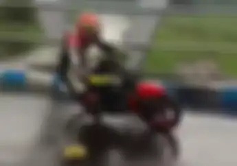 Ngilu! Video Pembalap Pamer Cornering di Jembatan Basah, Salah Sedikit Langsung Nyebur