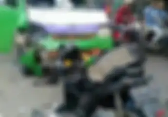 Ngeri! Yamaha Aerox 155 Jadi Rempeyek Usai Adu Banteng Lawan Angkot, Ini Kronologisnya