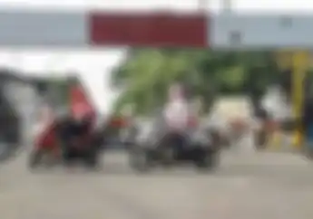 Nekat Terobos Palang  Pintu, Pemotor Tewas Mengenaskan Usai Dua kali Tertabrak Kereta Api