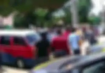 Video Bentrokan Sopir Angkot Lawan Driver Ojol di Purwakarta Mencekam