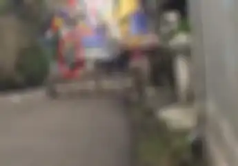 Ngeri! Video Pria Ngamuk Lukai 6 Warga dan Bacok Mobil Polisi, Aksinya Berhenti Usai Ditembak