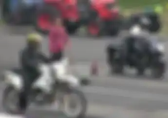 Sangar! Video Motor Trail Adu Kencang Lawan Suzuki Hayabusa, Hasilnya Bikin Kaget