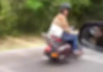 Video Vespa Unik Super Pendek, Larinya Kenceng Banget