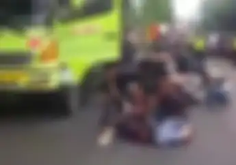 Tegang! Detik-detik Polisi Ringkus Begal Kendaraan di Jalan Raya, Mirip Film Action