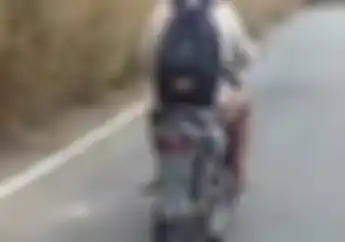 Kocak, Video Motor 'Jaran Goyang'  yang Naik Pasti Ngakak dan Dijamin Mual