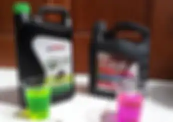 Baru Tahu Nih, Kenapa Air Radiator Motor Memiliki Warna Berbeda