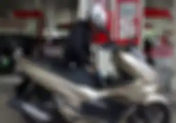 Jangan Nekat Isi Bensin Motor Sampai Luber Keluar Tangki Kalau Gak Mau Bahaya Ini Kejadian
