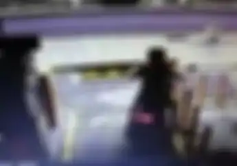 Video Emak-emak Kena Karma dan Diamuk Motor Sendiri, Gara-gara Mau Kabur