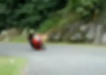 Sadis! Video Pamer Aksi Cornering, Pengguna Ban Cacing Ini Malah Dibully Netizen