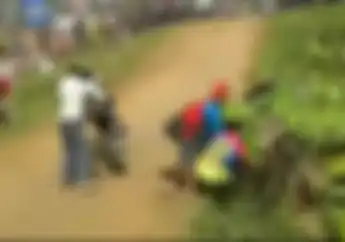 Nahas, Video Landing Gak Sempurna Pembalap Motokross Kejang Usai Hajar Pohon Pisang