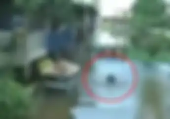 Tegang, Video Polisi Sergap Begal Motor di Palembang Pelaku Malah Sembunyi di Sungai